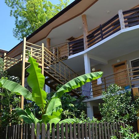 Sun Hotel Guest House Піцунда Екстер'єр фото