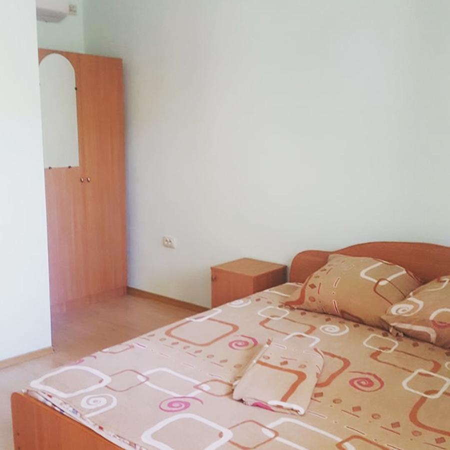 Sun Hotel Guest House Піцунда Екстер'єр фото